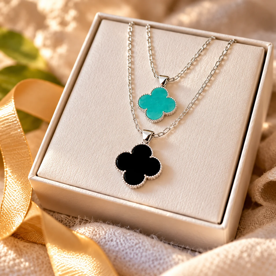 Amazonit und Onyx Kleeblatt-Halsketten in Geschenkbox - Schmuck von Yaëlle.